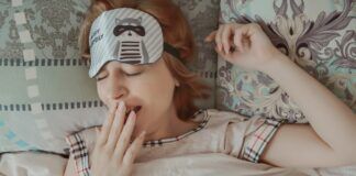 Immer schlapp und müde? Lese diese 10 effektiven Tipps! Ständige Müdigkeit trotz viel Schlaf